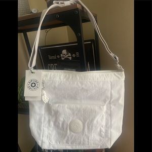 NWT Kipling alabaster medium tote. Perfect condition!